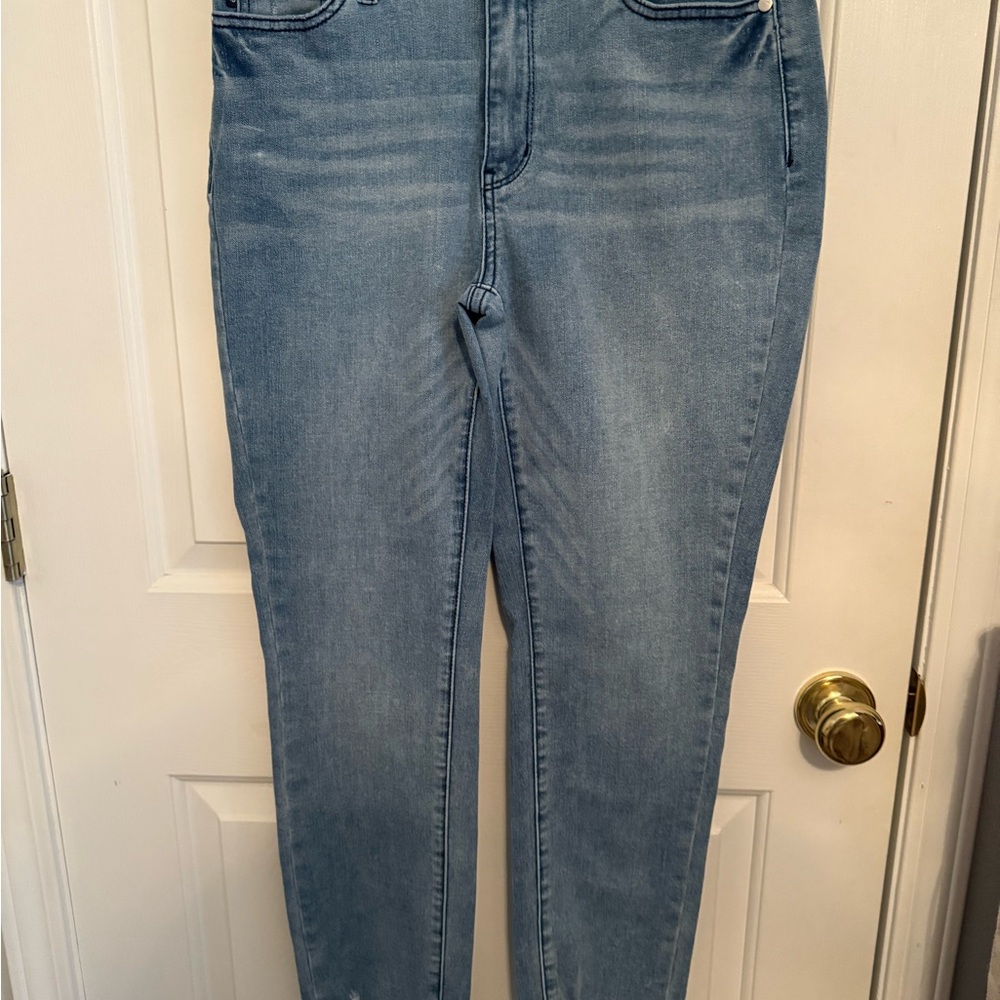 📦 Judy Blue Mid Rise Relaxed Fit Jeans *EXCELLENT CONDITION*